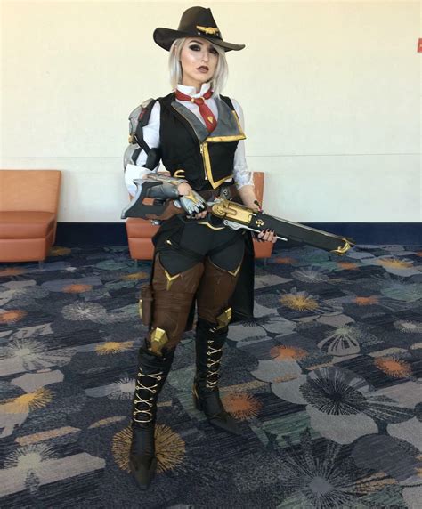 Blizzcon 2018 The Official Cosplay Of New Overwatch Hero Ashe Looks