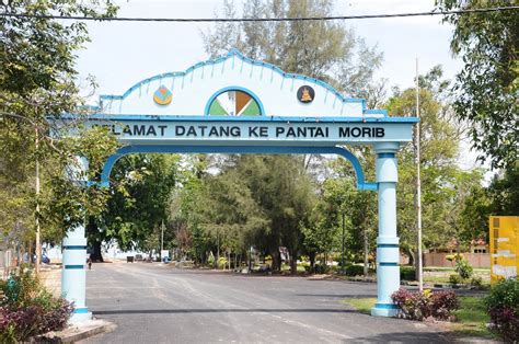 Ia menjadi pilihan keluarga untuk beriadah dan melakukan aktiviti terutama ketika hujung minggu. ZAISEMPOY.BLOGSPOT.COM: i-city vs pantai morib