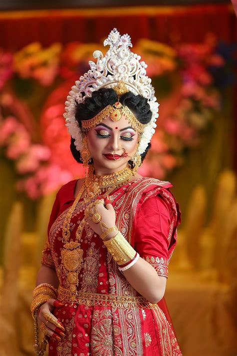 Pin By Tulika Dey On Makeup Game Bengali Bridal Makeup Indian Bride Poses Bride Photography