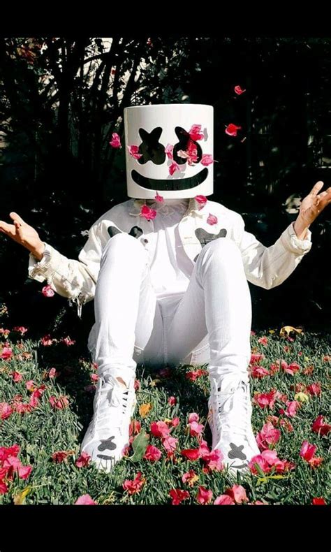 This is a community to connect with other #mellogang members, share content (legally), and support the music we love so much. Pin oleh Tashi di Marshmello | Gambar tokoh, Wallpaper ...