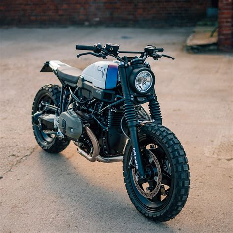 This r100gs scrambler is called the elegant escape and is built by officine sbrannetti from italy. Racing Cafè: BMW R NineT Scrambler by JvB-Moto