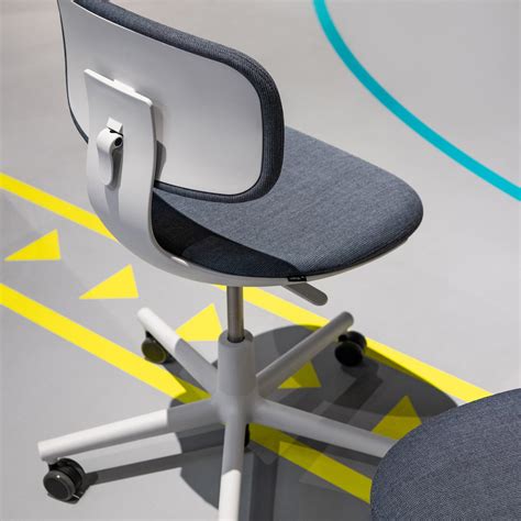 The office chair can be rotated and adjusted in height in accordance with en 16139. Vitra - Rookie office chair | Connox