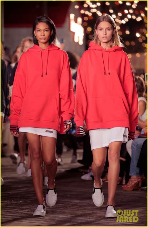 Hailey Baldwin Taylor Hill And Chanel Iman Model Pal Gigi Hadids