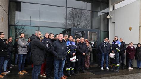 Saint Brieuc Les Policiers Rendent Hommage à Leurs Collègues Décédés