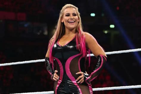 Top Sexiest WWE Divas Hottest Female Wrestlers Of WWE
