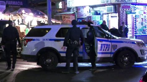 Cops Chase 3 Perps On Subway Tracks Youtube