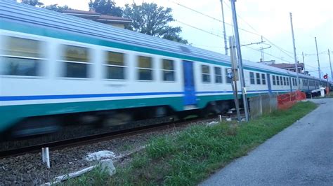 Alcuni itinerari possono avere una frequenza ridotta ed una durata del viaggio maggiore durante la notte. Treno Regionale 24830 \ Ivrea - Torino P.N. - YouTube