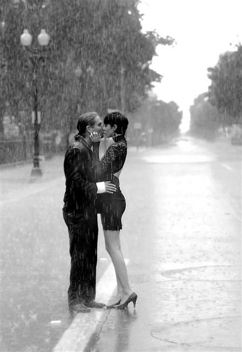 Kissing In The Rain Wantttt Simple Pictures Great Pictures Its Raining Its Pouring Smell Of
