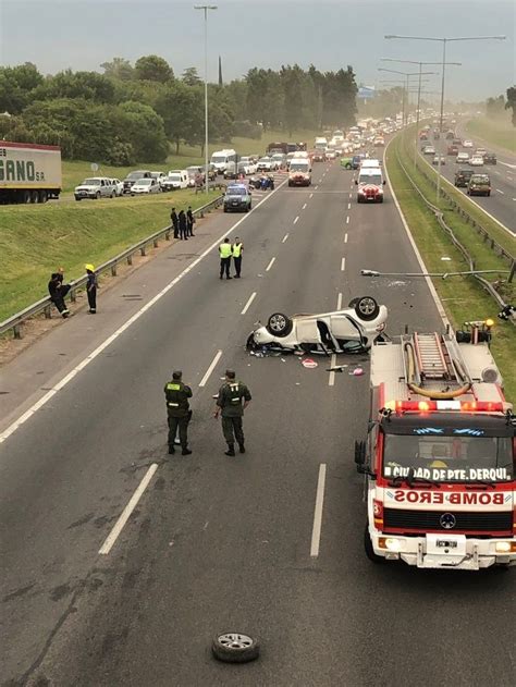 Por causas que se tratan de establecer, el conductor del rodado habría perdido el control del mismo, tras lo cual el vehículo chocó contra el. Un muerto en choque fatal en Panamericana - El Diario de ...