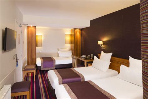 Superior Triple Room Hôtel Mondial Paris Best Price Guaranteed