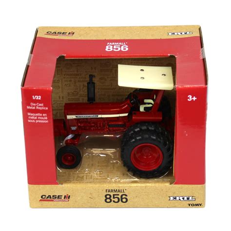 44271 132 Farmall 856 With Duals And Canopy Action Toys
