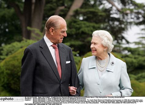 Afficher les options de partage. 2012, l'année de la reine Elizabeth II La Reine et le duc ...