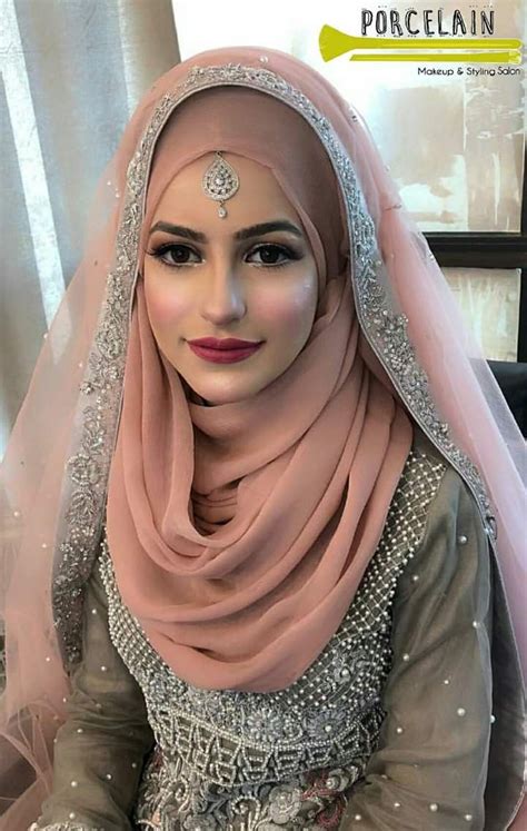 Pin By Aisha Chaudhry On Bridal Makeup Bridal Hijab Styles Bridal Hijab Wedding Hijab Styles