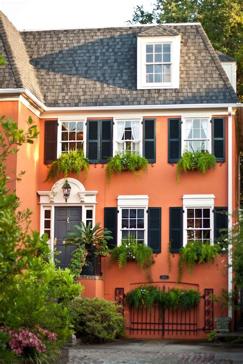10 Bold Colors To Paint Your Homes Exterior