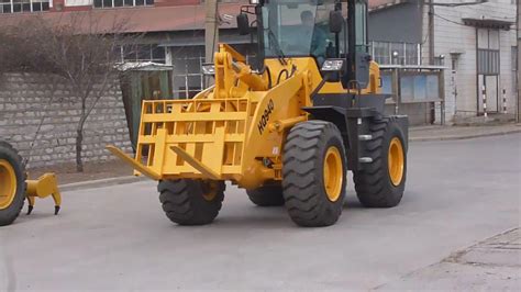 New Strong Wheel Loader New Hq940 With Pallet Fork Youtube