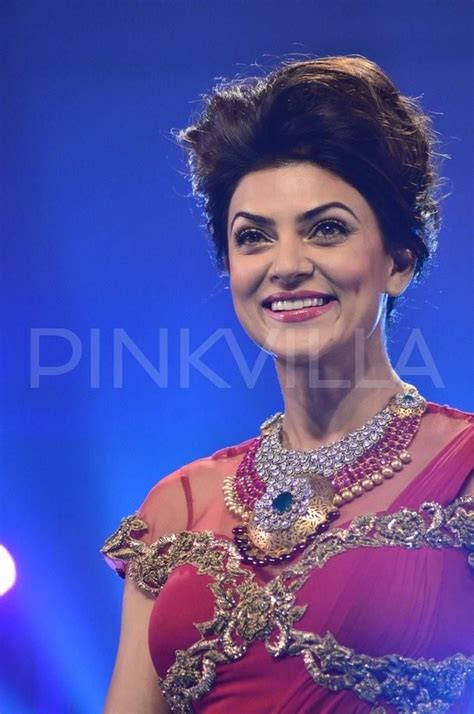 View allall photos tagged khopa. Sushmita Sen on the ramp for IBJA | Beautiful celebrities, Vintage bollywood, Model