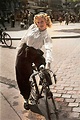 Rare Color Photos of Parisian Women From Between the 1930s and 1940s ...