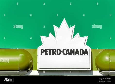 Petro Canada Hi Res Stock Photography And Images Alamy