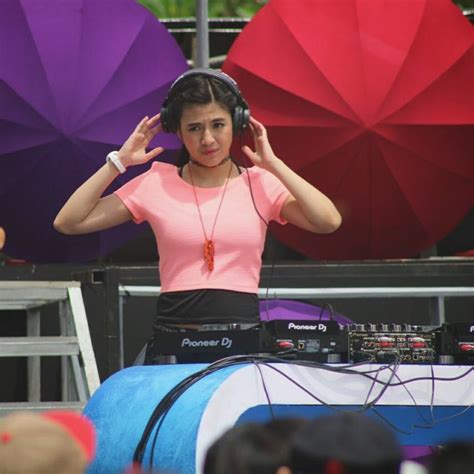 Biodata DJ Una Lengkap Dengan Agama Foto Terbaru Perjalanan Karir Dan Akun Social Media