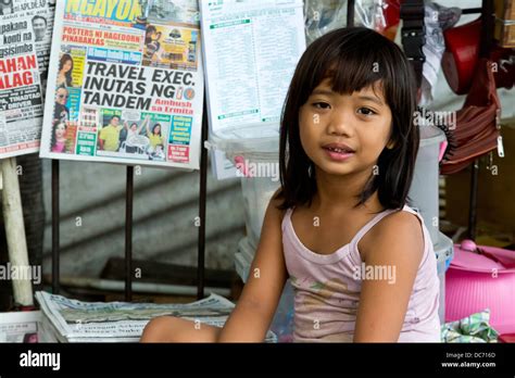Little Girl In Manila Philippines Stockfotos And Little Girl In Manila