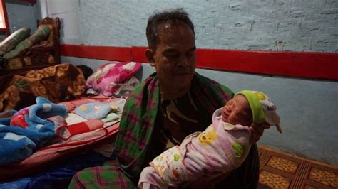 Keluarga Soal Ibu Di Tasikmalaya Melahirkan Setelah Hamil 1 Jam