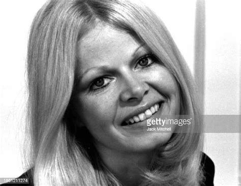 Sally Struthers Photos Et Images De Collection Getty Images