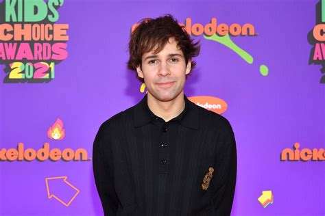 Im verwaltungskostengesetz werden somit alle leistungen der öffentlichen verwaltung zur alle kosten, die nicht in der produktion oder im vertrieb anfallen und die der verwaltung des. David Dobrik / Think you know everything about david dobrik?
