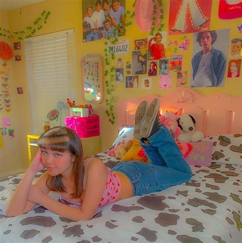 Edited by me, dm for credit/ removal 💌. find me @hunniebum ! ♥︎ in 2020 | Room inspo, Indie room ...
