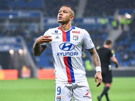 Memphis Depay Height, Weight, Age, Body Statistics - Healthy Celeb