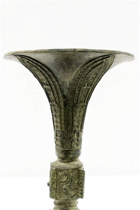 Archaic Chinese Bronze Gu Vase Shang Dinasty Lot 316