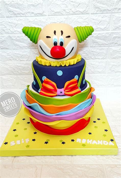 Clown Cake Decorated Cake By Meroosweets Cakesdecor