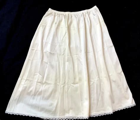 Vintage Wonder Maid Half Slip Lace Trim Nylon Size Small S