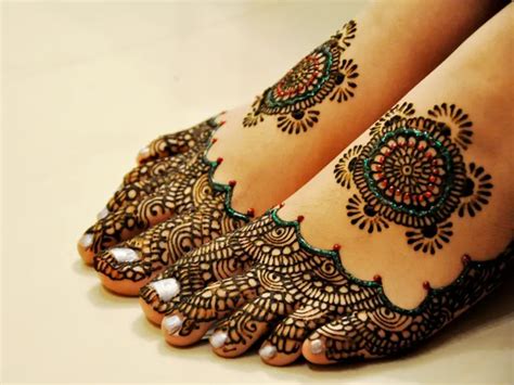 10 Easy And Simple Foot Mehndi Designs To Elevate Your Look Today