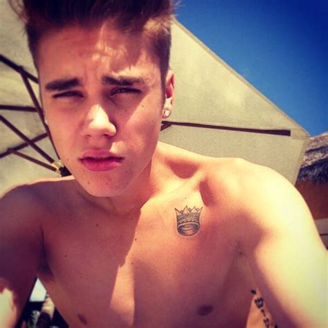 Justin Bieber Instagrams Yet Another Shirtless Selfie—can You Tell What Mood Hes In E News