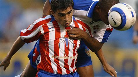 Edición #86 a la cancha vs universidad católica. Remembering when Atletico Madrid had a different kit almost every match - Football Shirt Collective