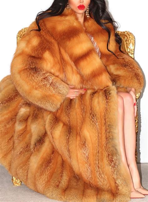 pin by zoltan on szörme 243 fox fur fur coat fur fashion