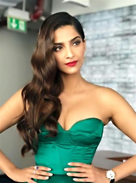 sonam kapoor looks hot sexy in green dress sonam kapoor hot cleavage show cinehub