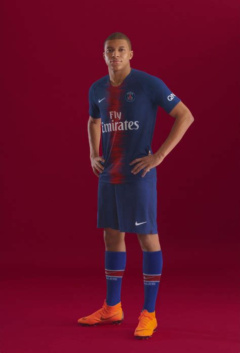 21.08.2020, 12:27 uhr | dpa. PSG 18-19 Heimtrikot veröffentlicht - Nur Fussball