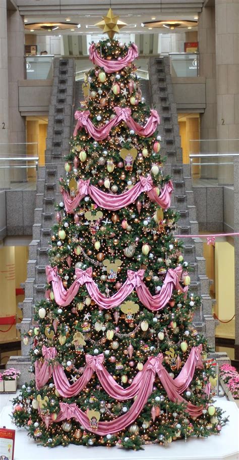 Although shades of red and green always have a the idea behind this christmas tree decorated by amy at homey oh my is less is more. the blogger kept the decorations to three different styles of. Christmas Tree Decorations & Ideas for 2013 | 30 Tree Images