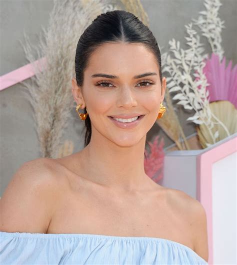 Kendall Jenner A Longtemps Complexé à Cause De Ses Soeurs Closer