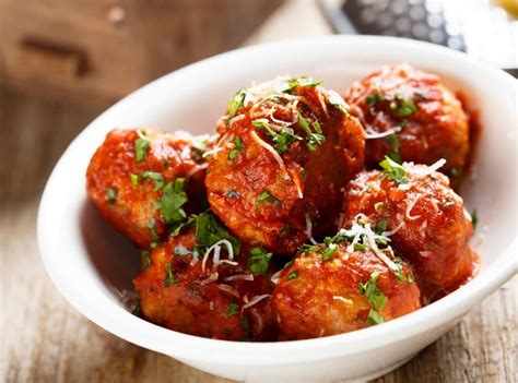 Meatballs In Tomato Sauce Classic Italian Recipe