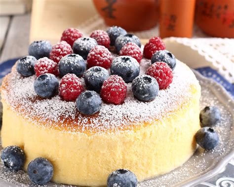 Japanese cheesecake is light and fluffy in texture, not super … Easy Japanese Cheesecake Recipe - so fluffy and jiggly ...