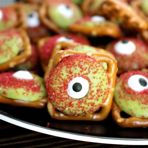 These Zombie Eyeballs Pretzels Are The Epitome Of Easy And Fun