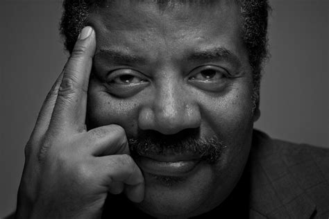 Neil Degrasse Tyson Is Live Tweeting The Super Bowl With Awesome