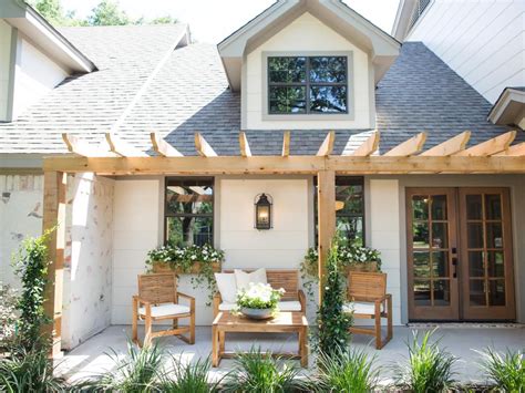 Photos Hgtvs Fixer Upper With Chip And Joanna Gaines Hgtv Patio