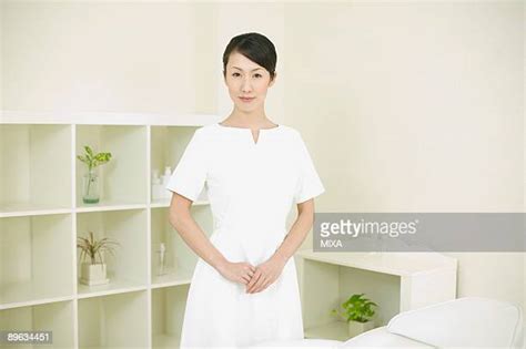 massage therapist uniforms photos and premium high res pictures getty images