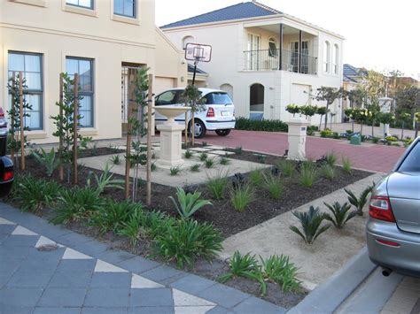 Check out these front yard landscaping ideas and revamp the look of the outside of your house. Top Front Garden Ideas With Parking Home Decor Small Bed ...