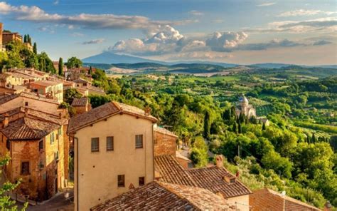 السياحة في إقليم توسكانا في ايطاليا سائح