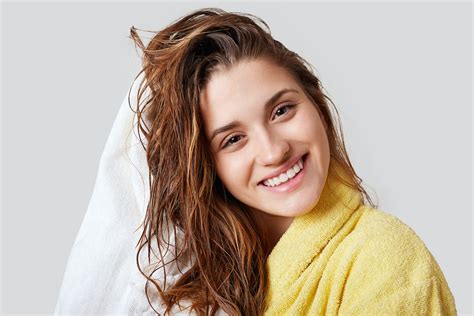 Showering Mistakes That Are Hurting Your Hair Say Stylists — Eat This