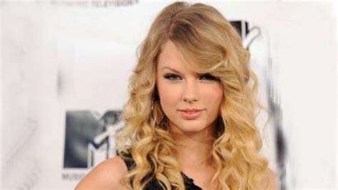 Taylor Swift's secret addiction - iconic Australian biscuits